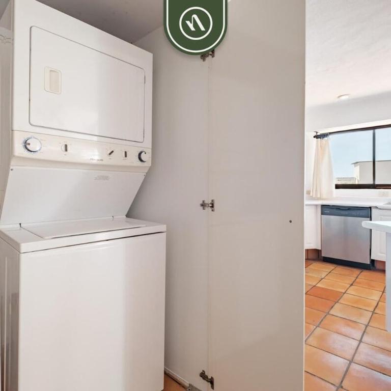 Amazing 2 BR Condo Overlooking the Pool - Romantic Zone - Casa - 22