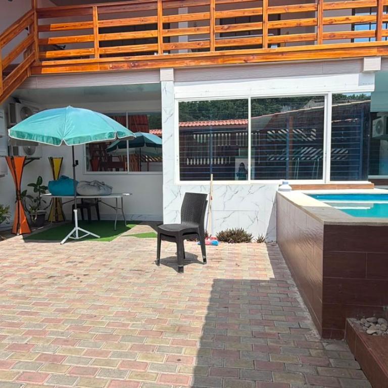 Casa playa crucita con piscina privada - Casa de 5 dormitorios - 2