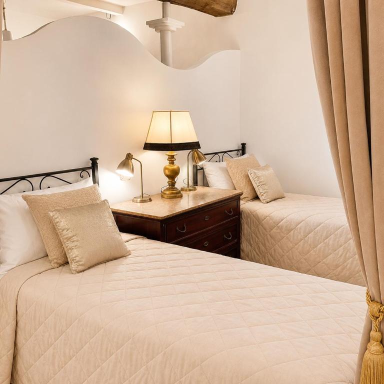 Lovely and cozy central apartment in the best position - Two-Bedroom Apartment - 2