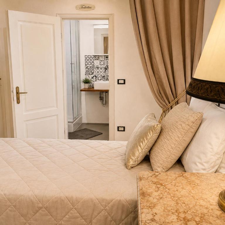 Lovely and cozy central apartment in the best position - Two-Bedroom Apartment - 27