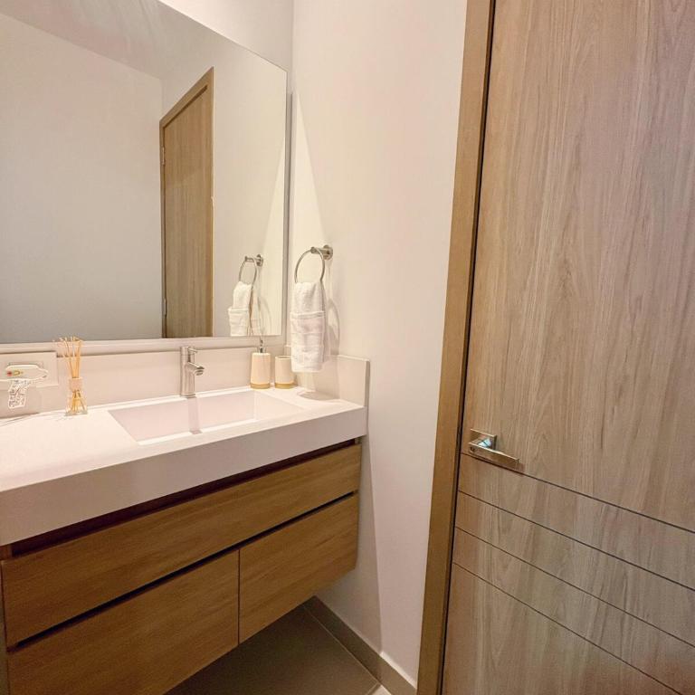 Jacuzzi privado con vista a la laguna de Baía Kristal - Three-Bedroom Apartment - 6