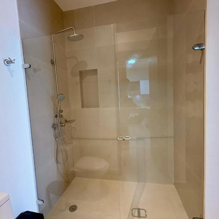 Jacuzzi privado con vista a la laguna de Baía Kristal - Three-Bedroom Apartment - 15