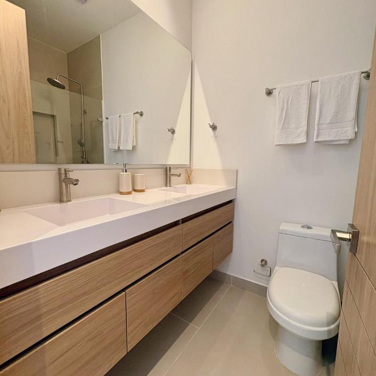 Jacuzzi privado con vista a la laguna de Baía Kristal - Three-Bedroom Apartment - 17