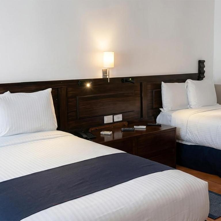 Best Western Hotel San Pedro Puebla - Executive Twin Room - Street View/Non-Smoking - 1