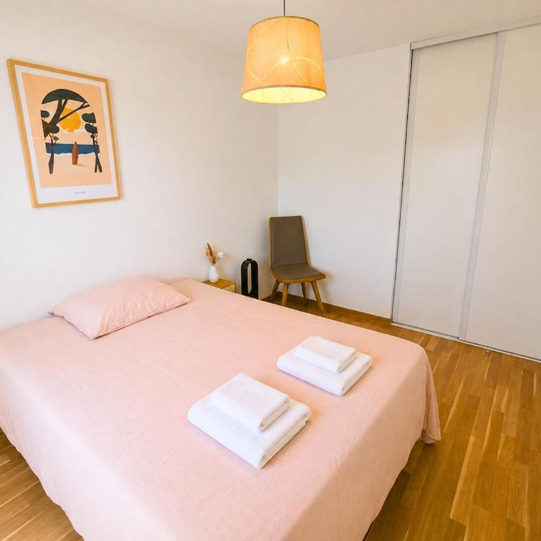 Maison T4, Jardin 200 m2, Terrasse, Parking, Vélos - Maison 3 Chambres - 6