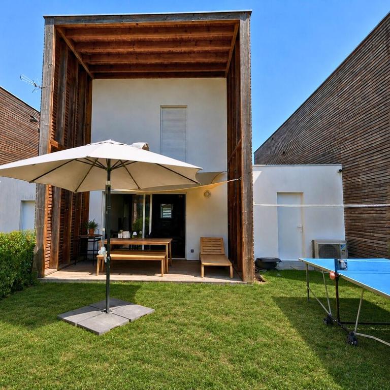 Maison T4, Jardin 200 m2, Terrasse, Parking, Vélos - Maison 3 Chambres - 8