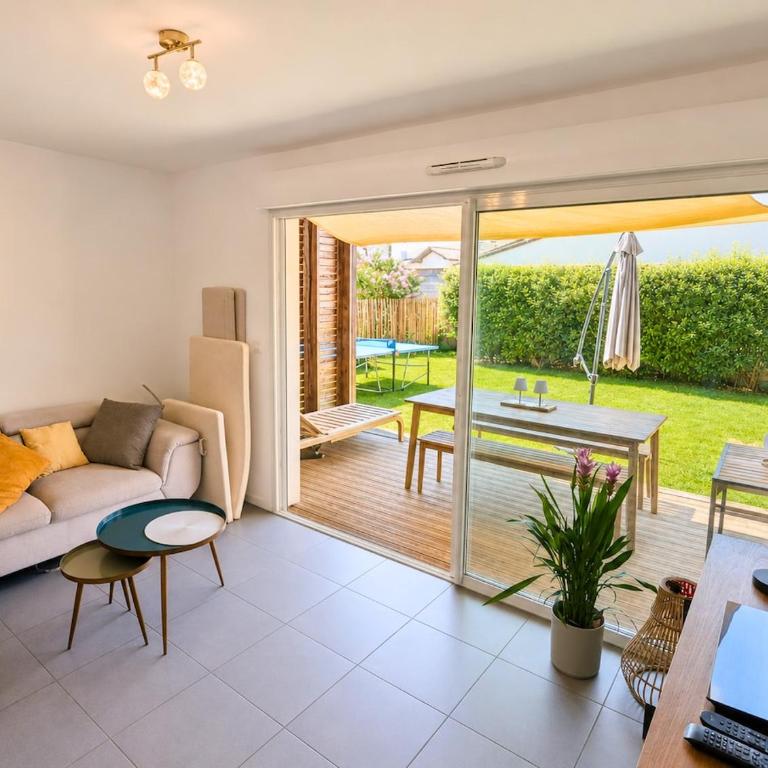 Maison T4, Jardin 200 m2, Terrasse, Parking, Vélos - Maison 3 Chambres - 17