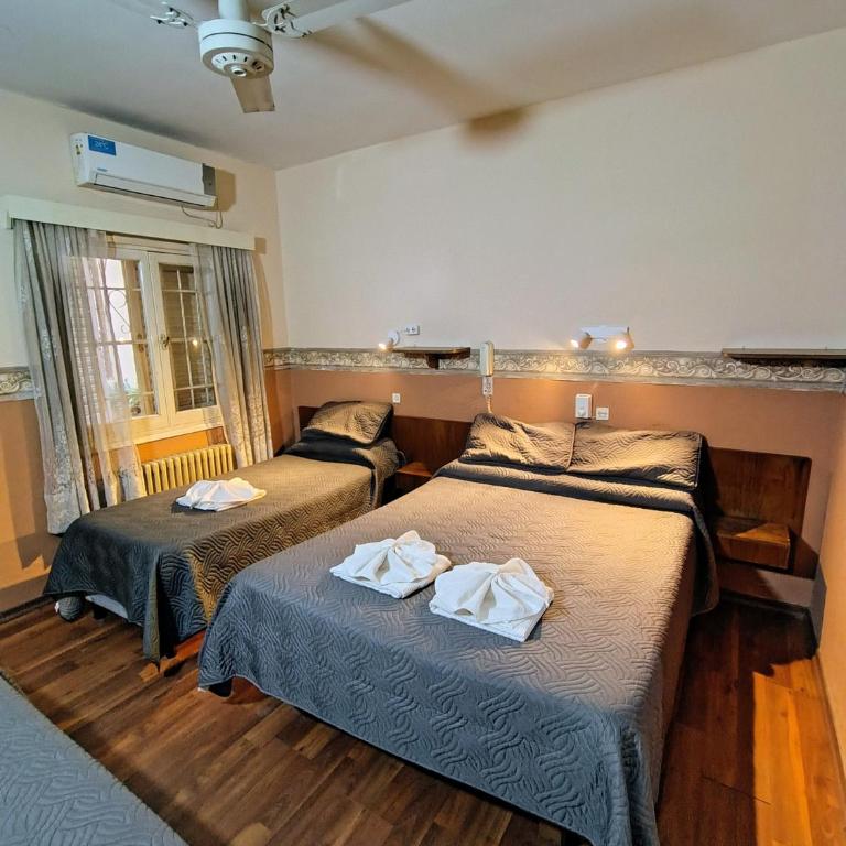 Apart Hotel RITZ - Quadruple Room with Private Bathroom - 6