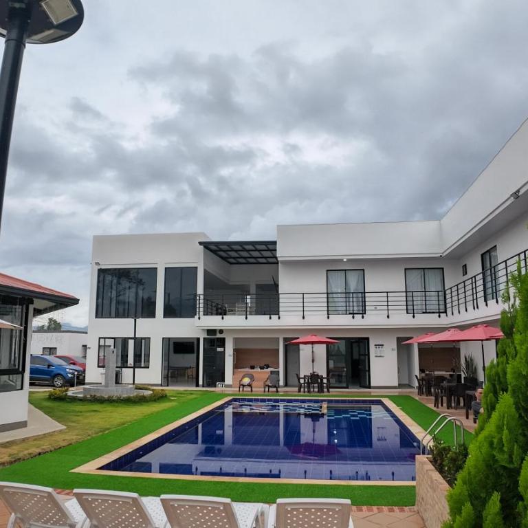 Chiquinauta - Three-Bedroom Villa - 10