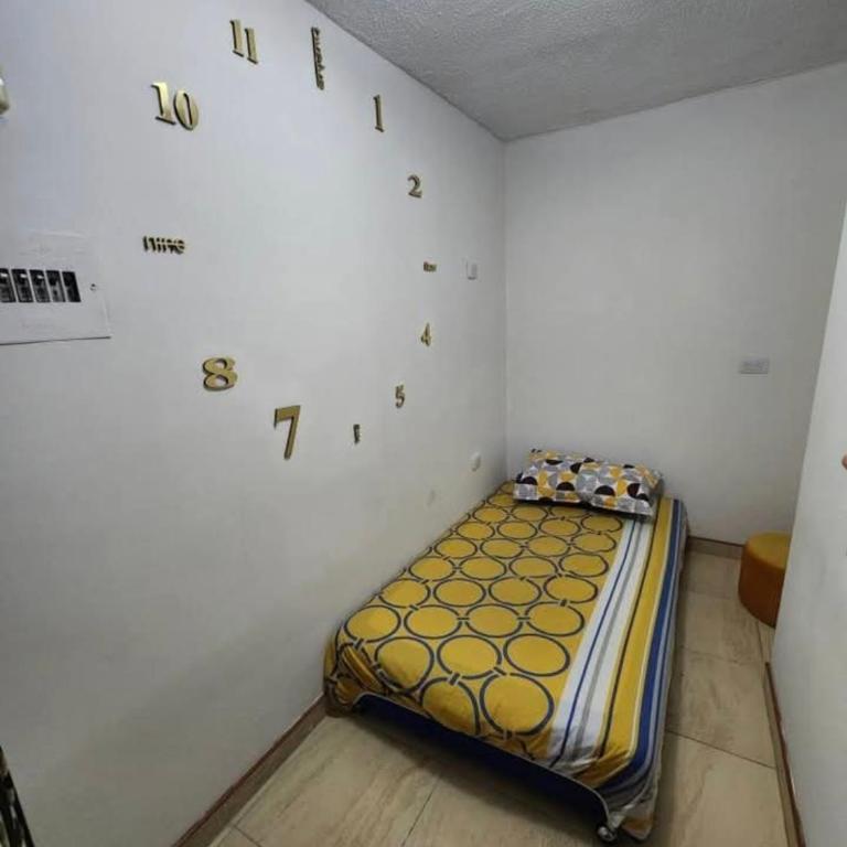 Apto Amoblado muy bien ubicado - Apartamento de 2 dormitorios - 3