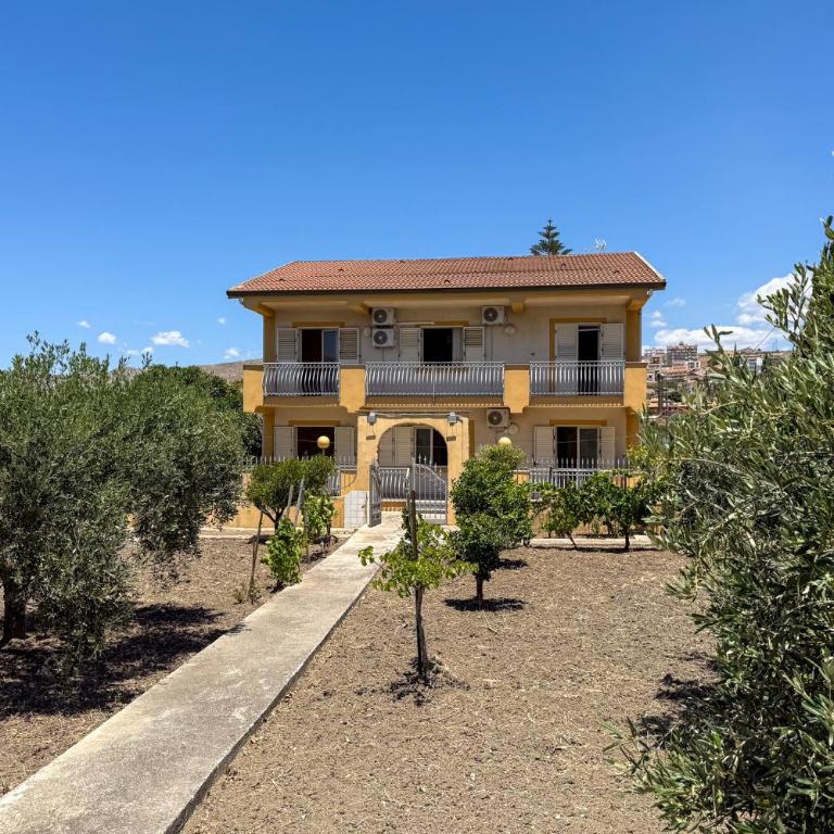 Coastal Villa Retreat Steps from Scala Dei Turchi - Villa - 8