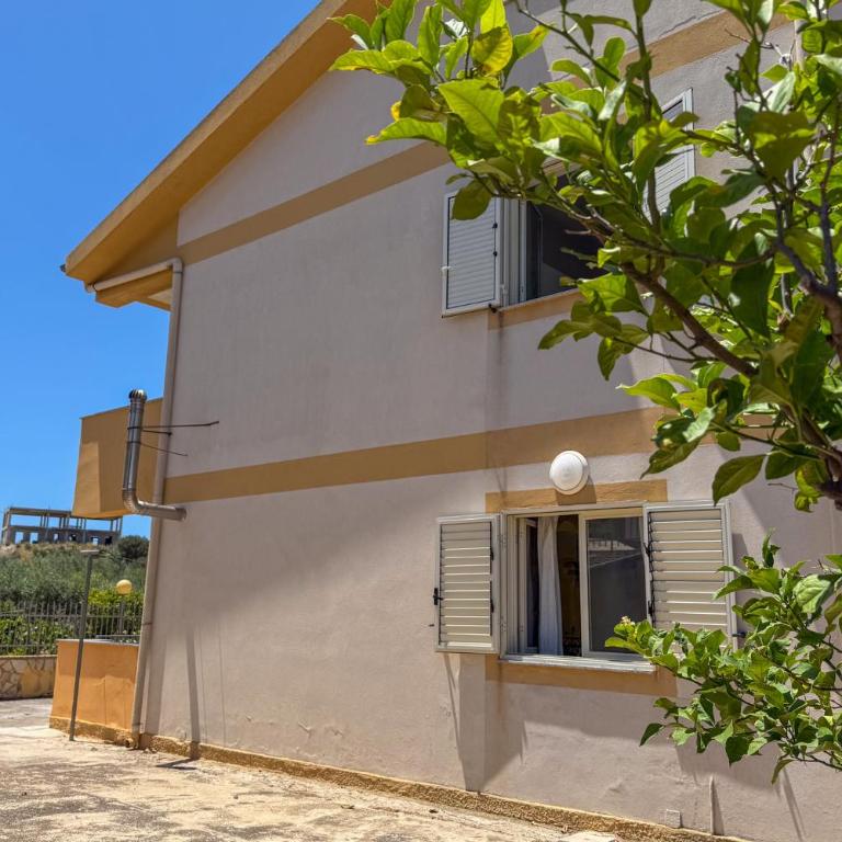 Coastal Villa Retreat Steps from Scala Dei Turchi - Villa - 37