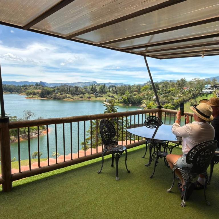 Cabaña Guatapé, WIFI, area de trabajo, muelle privado y acceso directo al lago - Casa de 4 dormitorios - 79