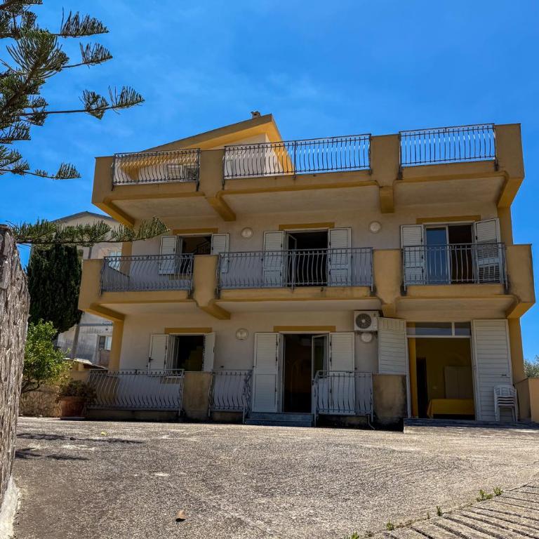 Coastal Villa Retreat Steps from Scala Dei Turchi - Villa - 75