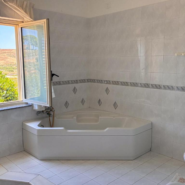 Coastal Villa Retreat Steps from Scala Dei Turchi - Villa - 76