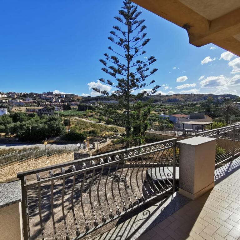 Coastal Villa Retreat Steps from Scala Dei Turchi - Villa - 82