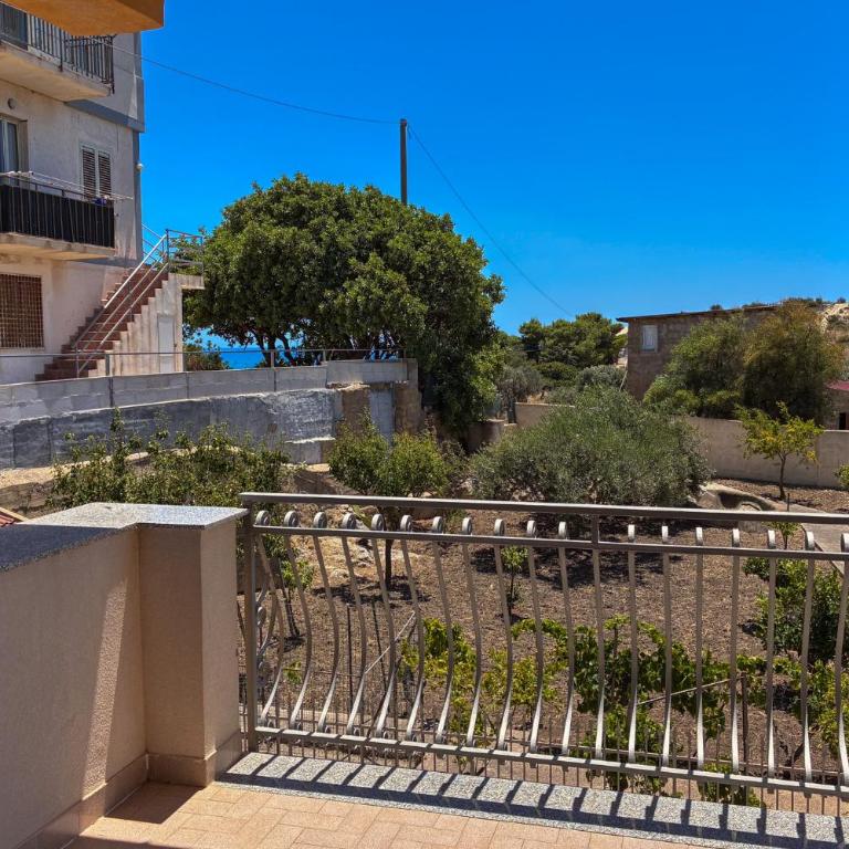 Coastal Villa Retreat Steps from Scala Dei Turchi - Villa - 95