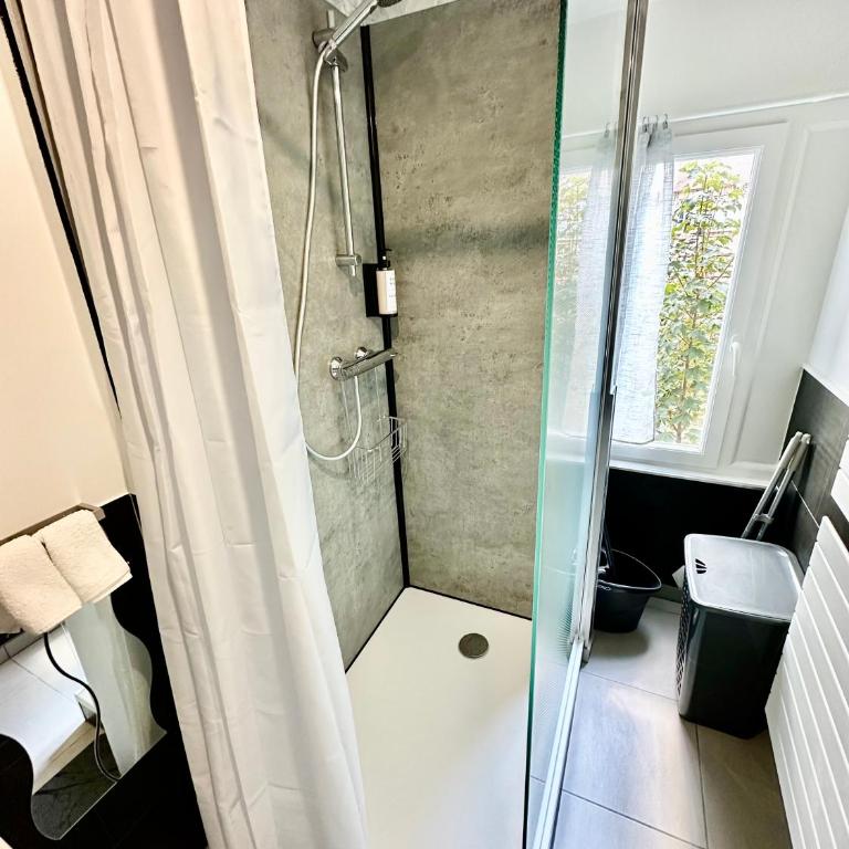 Studio Rénové bien situé Stationnement Gratuit - Apartment mit 1 Schlafzimmer – Nichtraucher - 15