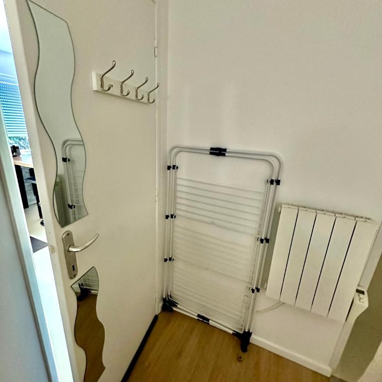 Studio Rénové bien situé Stationnement Gratuit - Apartment mit 1 Schlafzimmer – Nichtraucher - 39