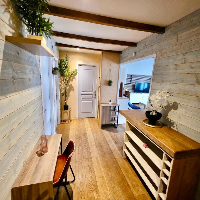 Grand T3 traversant avec 2 Balcons en Hypercentre - Appartement 2 Chambres Deluxe avec Balcon - 20