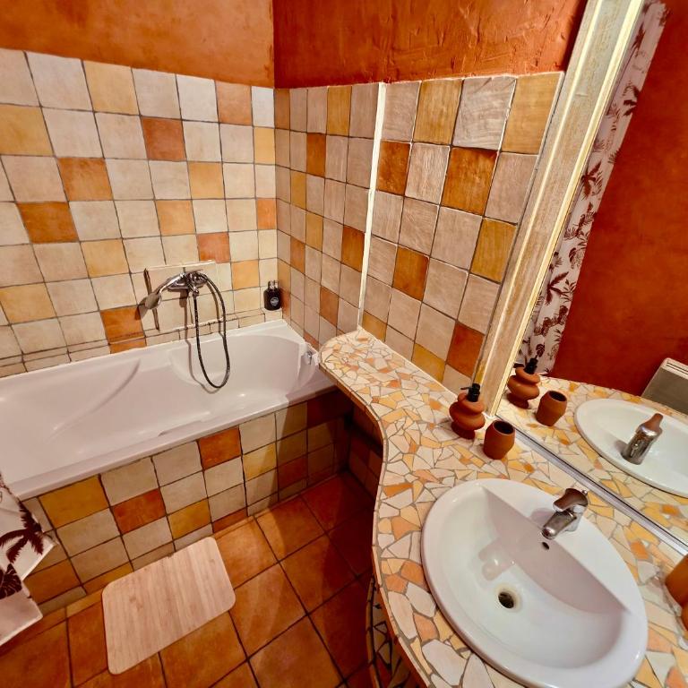 Grand T3 traversant avec 2 Balcons en Hypercentre - Appartement 2 Chambres Deluxe avec Balcon - 22