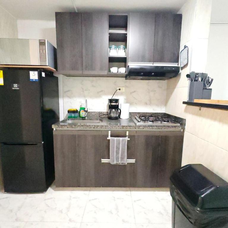 Apto Independiente cerca al aeropuerto 15 min - Two-Bedroom Apartment - 13