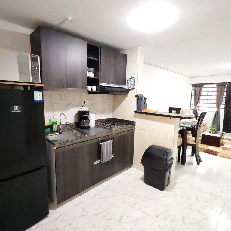 Apto Independiente cerca al aeropuerto 15 min - Two-Bedroom Apartment - 12