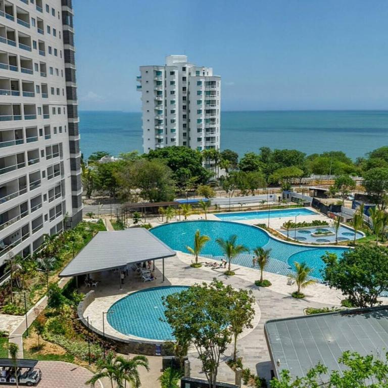 Loft with sea view, pool and beach - One-Bedroom Apartment - 10