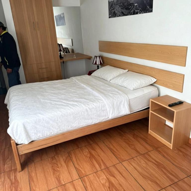 Departamento Exclusivo Residencial Huancaro - Two-Bedroom Apartment - 3