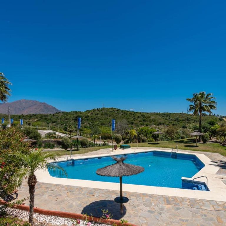 Stylish Duplex Apartment in Estepona, Spain - Sea Views, Pool & Coastal Living - Premium Apartment mit 3 Schlafzimmern und Balkon - 8