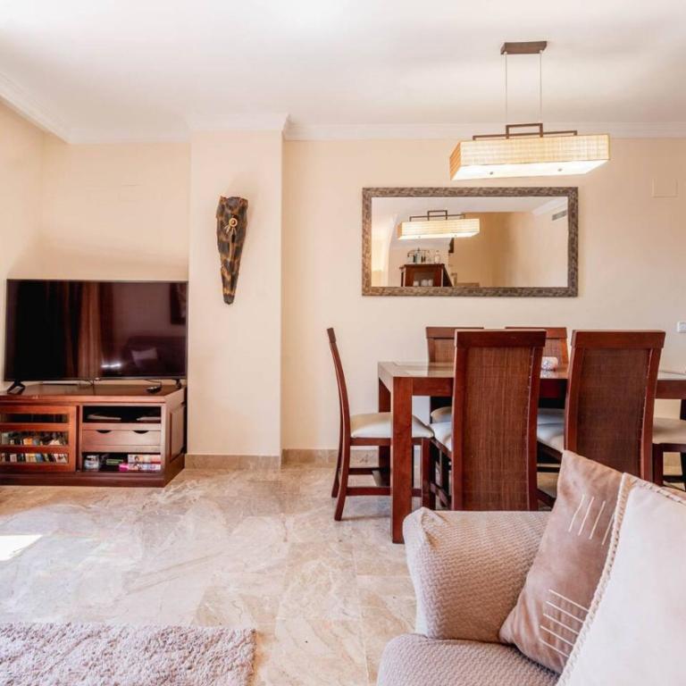 Stylish Duplex Apartment in Estepona, Spain - Sea Views, Pool & Coastal Living - Premium Apartment mit 3 Schlafzimmern und Balkon - 11