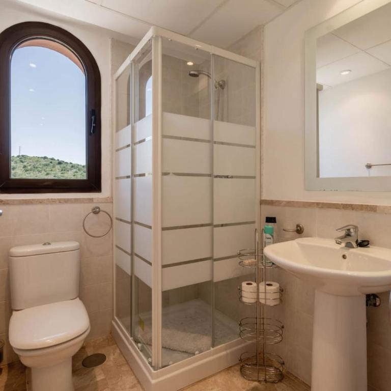 Stylish Duplex Apartment in Estepona, Spain - Sea Views, Pool & Coastal Living - Premium Apartment mit 3 Schlafzimmern und Balkon - 25