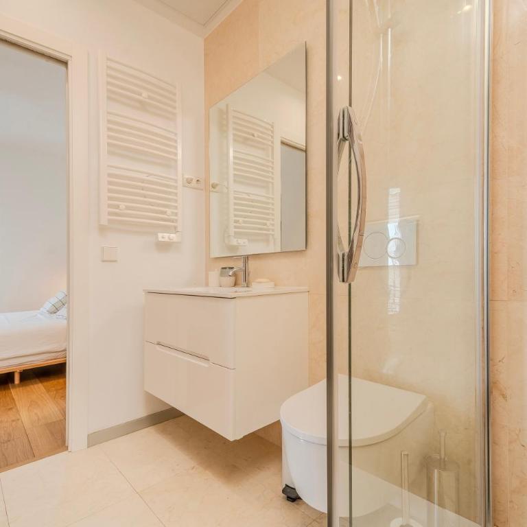 Moderno en Gran Vía con AC y WIFI para 4 huéspedes - Apartment mit 1 Schlafzimmer - 30