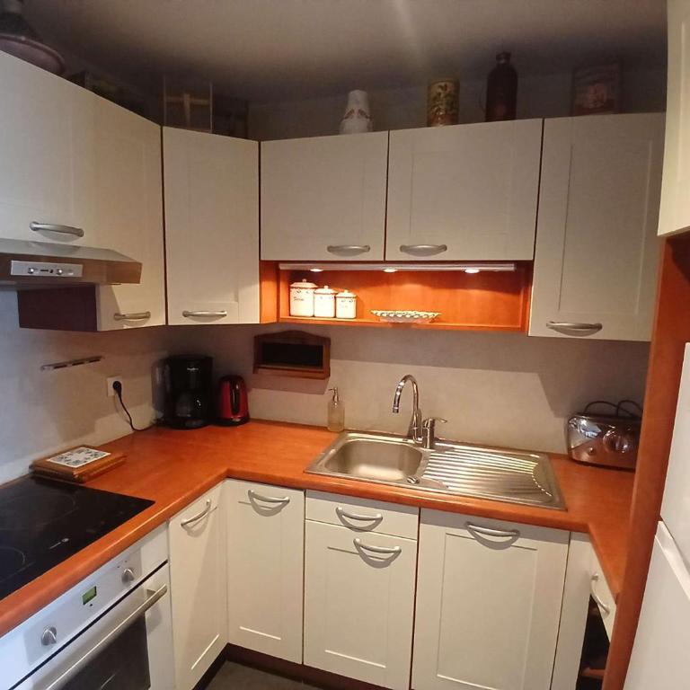 Appartement spacieux - 8 pers, cœur station - Three-Bedroom Apartment - 4