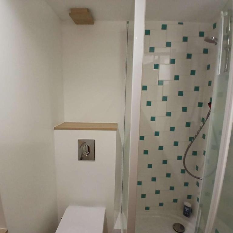 Appartement spacieux - 8 pers, cœur station - Three-Bedroom Apartment - 13