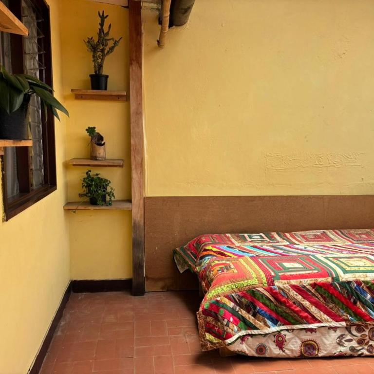 Room Rincn Magico, Casa Del Pueblo - Habitación Familiar - 9