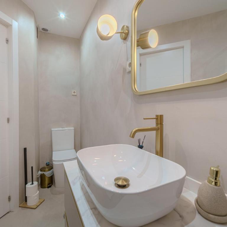 Piso en La Latina para 6 huéspedes con 2 dormitorios y AC - Apartment mit 2 Schlafzimmern - 4