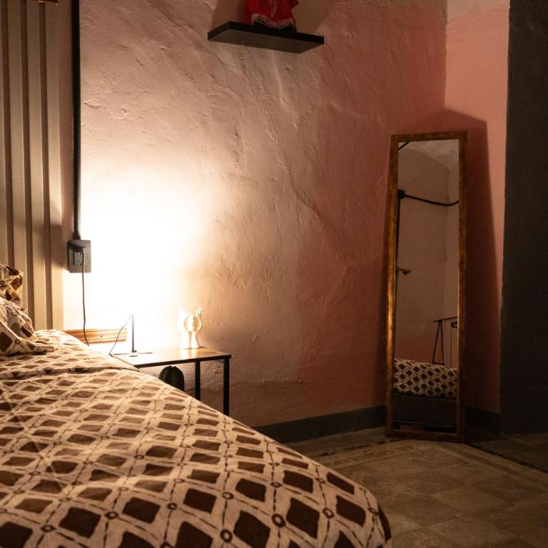 The Mercedes Room - One-Bedroom Apartment - 8