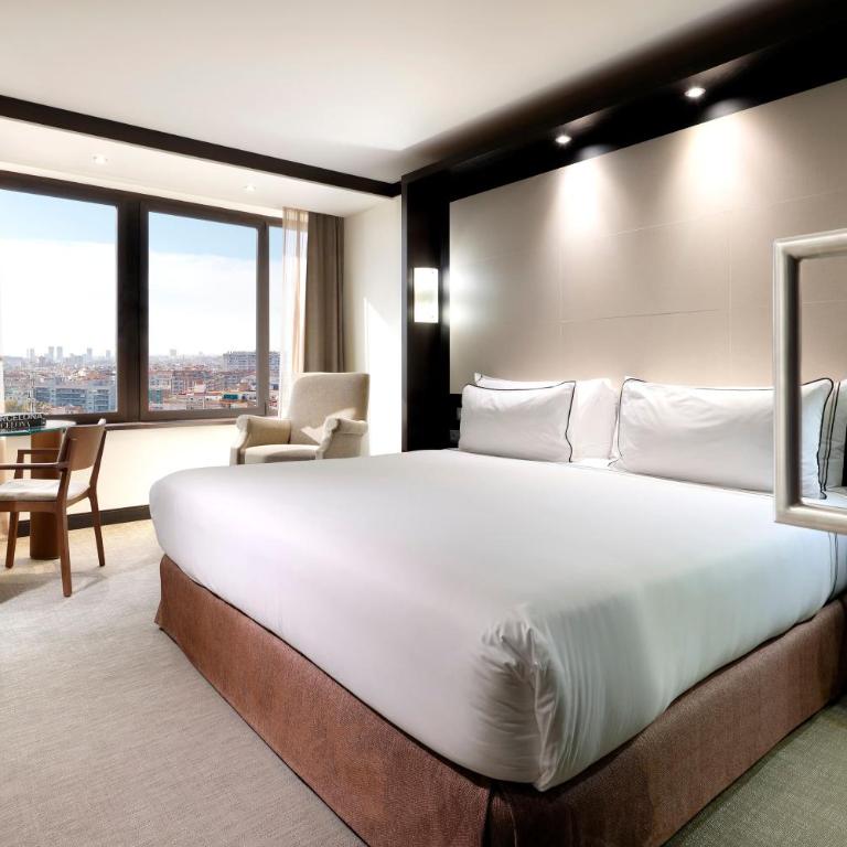 Meliá Barcelona Sarrià - Habitación Premium con vistas a la ciudad - 1
