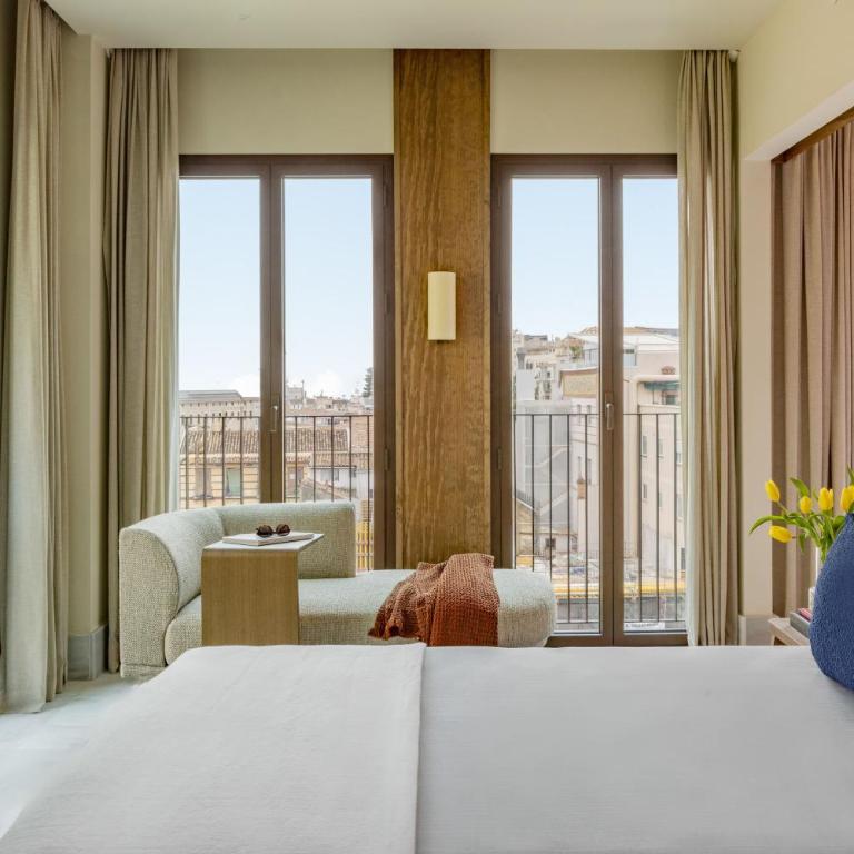 ME by Meliá Malaga - Exclusive ME+ Suite Alcazaba View - 3