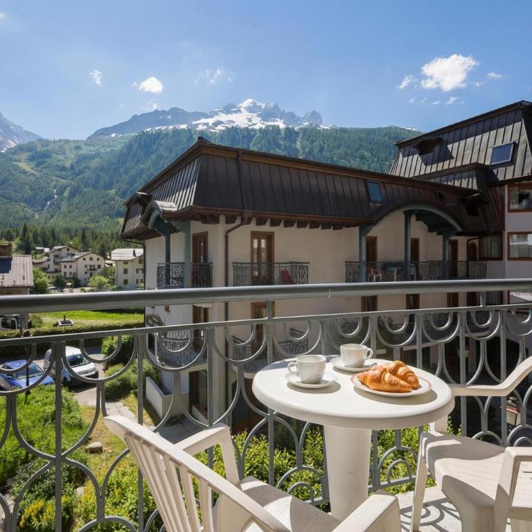 Le Cristal GM11 Mountain View, Pool, Private Sauna & Parking - Happy Rentals - Appartement avec Balcon - 12