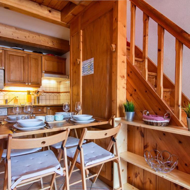 Le Cristal Lognan 8 Mountain View & Free WiFi - Happy Rentals - Apartment with Balcony - 13