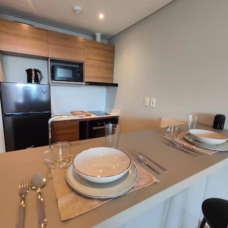 Modern Studio with King Bed and WiFi - One-Bedroom Apartment - 7