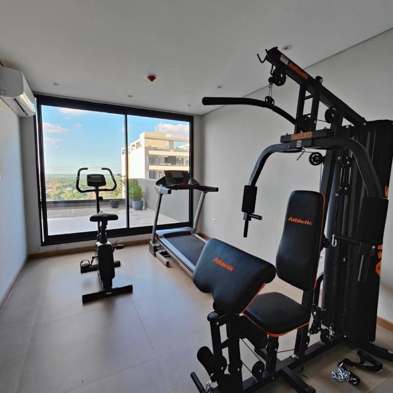 Modern Studio with King Bed and WiFi - One-Bedroom Apartment - 12