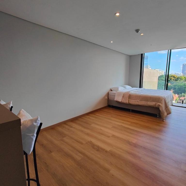 Modern Studio with King Bed and WiFi - One-Bedroom Apartment - 16