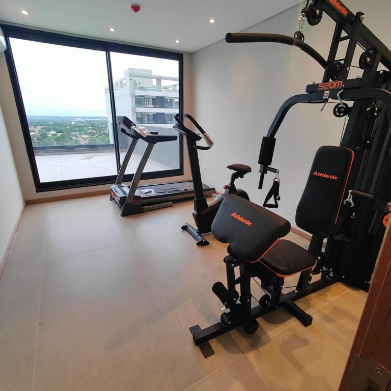 Modern Studio with King Bed and WiFi - One-Bedroom Apartment - 18