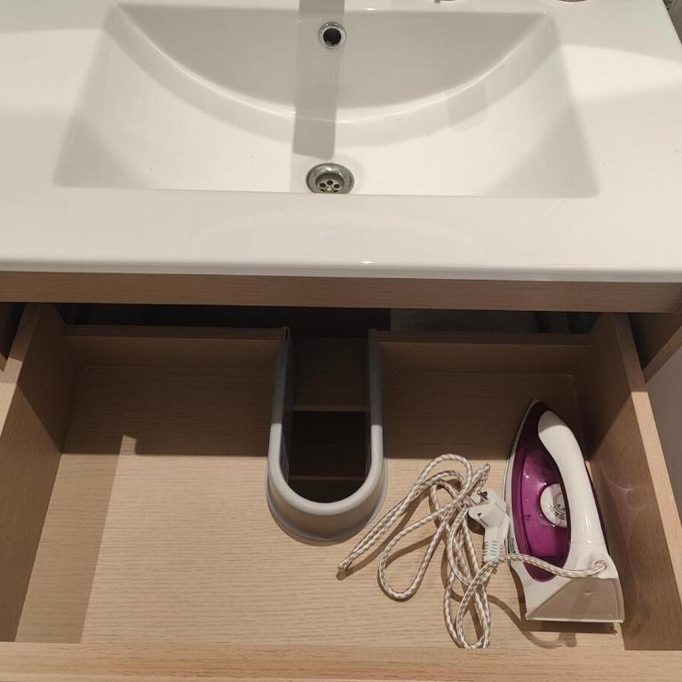Modern Studio with King Bed and WiFi - One-Bedroom Apartment - 20