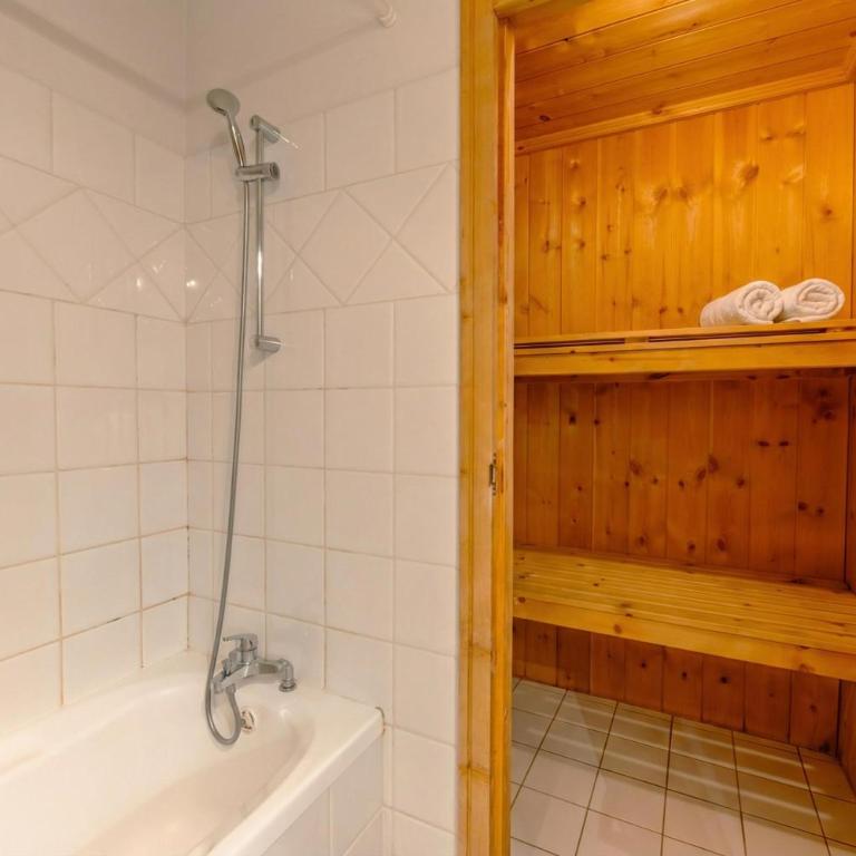Le Cristal MB6 View, Pool, Private Sauna, Parking & WiFi - Happy Rentals - Apartment with Terrace - 20