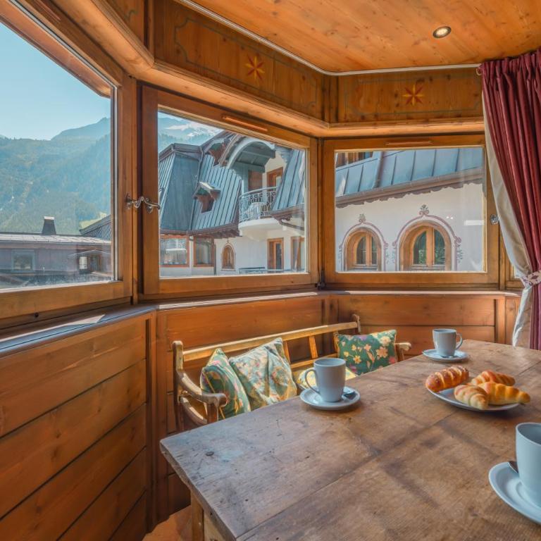 Le Cristal MB13 Mountain View, Pool, Parking & Free WiFi - Happy Rentals - Deluxe Apartment - 23