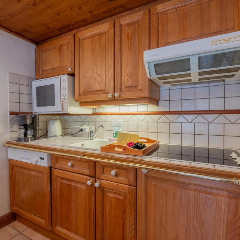 Le Cristal GM9 Mountain View, Pool, Parking & Free WiFi - Happy Rentals - Appartement avec Balcon - 5